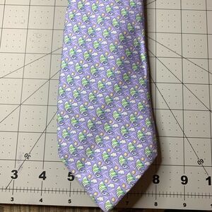 Sailing Vineyard Vines 100% Silk with green sailboats Tie